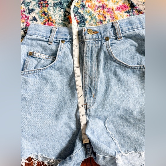 Vintage 90s Chic Denim Shorts - Picture 7 of 8
